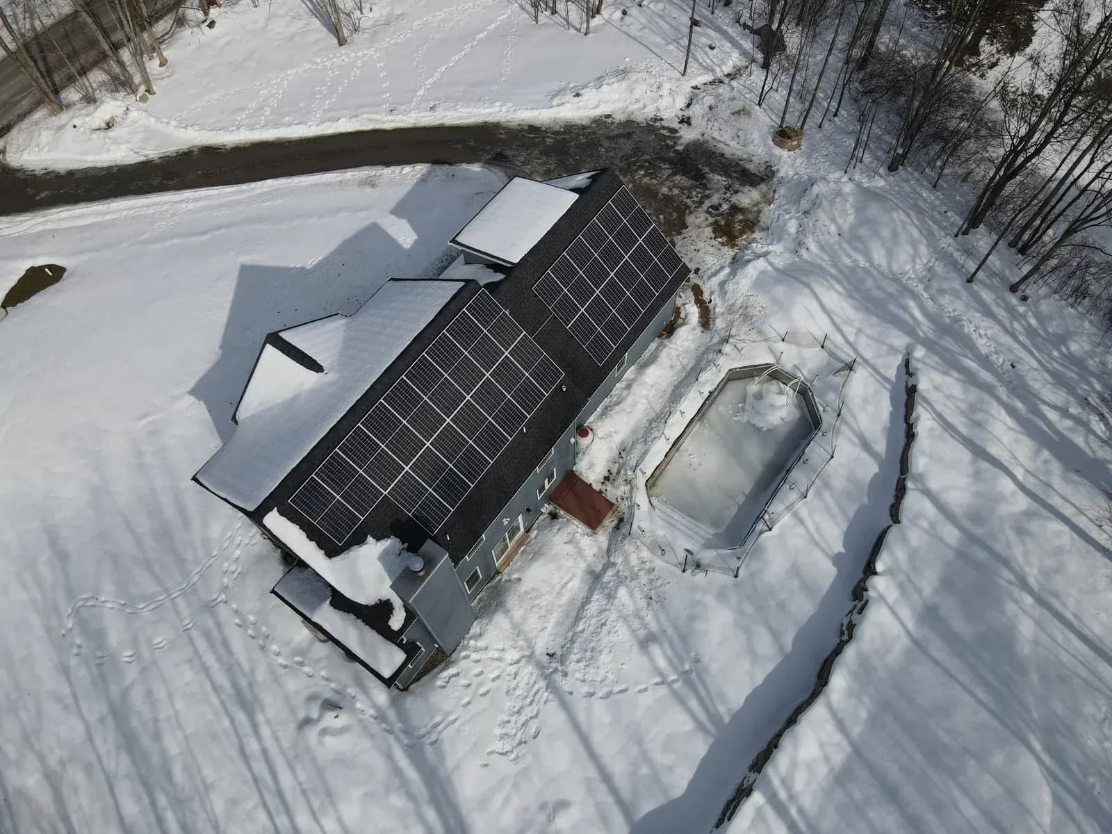 11AFTER-SOLAR-HAMILTON-PENNSYLVANIA-PINNACLE-EXTERIORS-4843506829-Cefola-scaled.webp